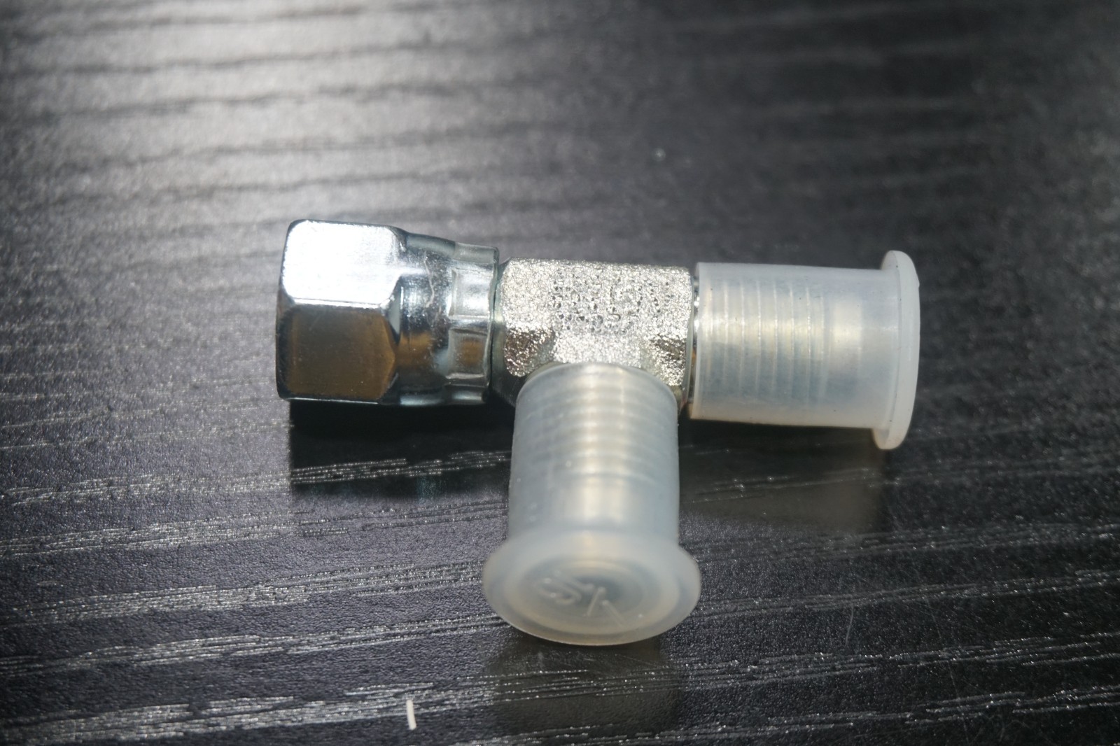 Aeroquip 203102-4-4S 1/4″ JIC FXMXM TEE ADAPTER, Free Shipping, 4 Pieces