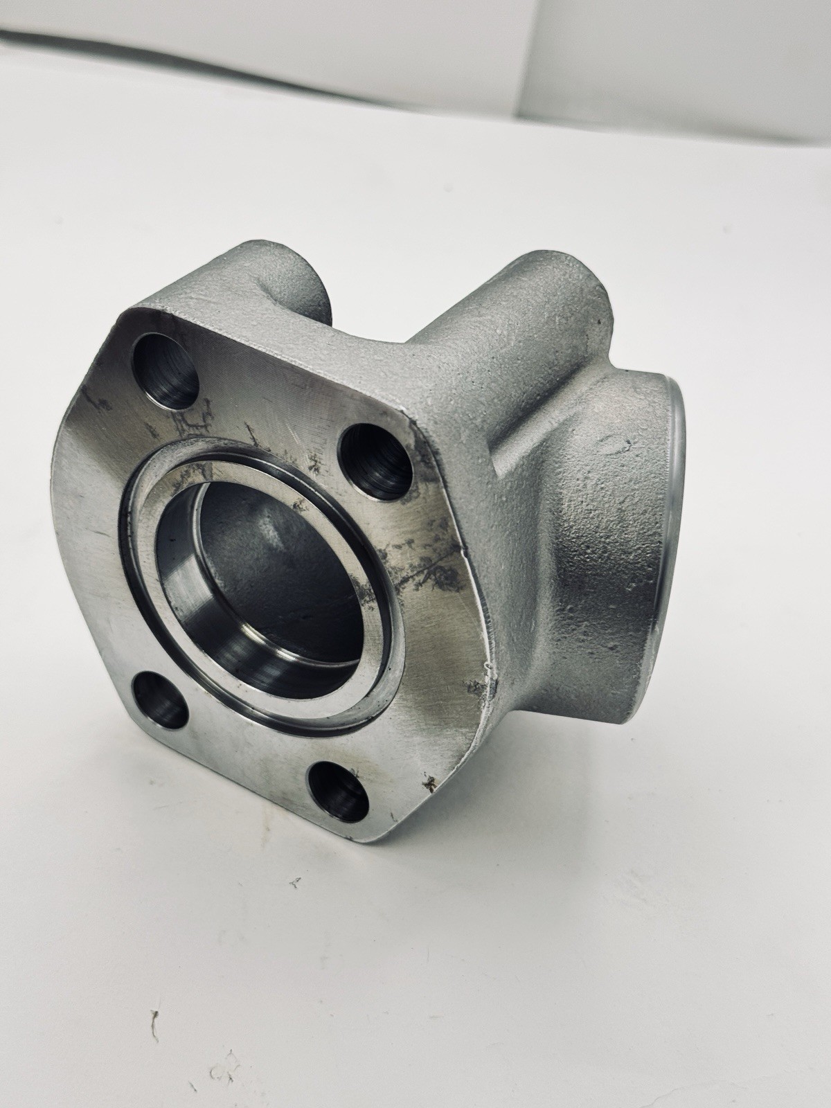 4-bolt Hydraulic Flange Adapter Elbow 22-1/2 degree 2″ID SAE x Socket Weld