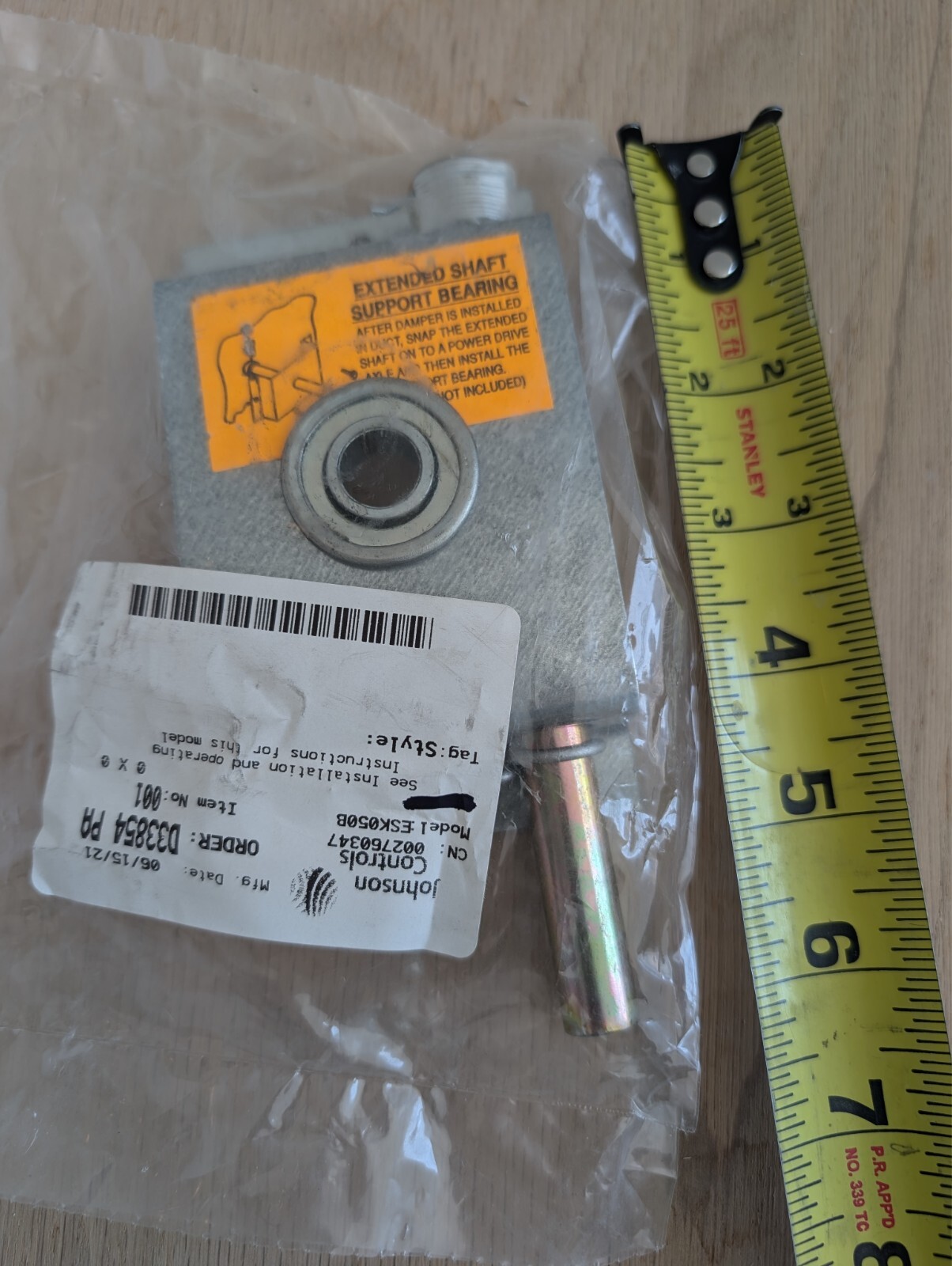 JOHNSON CONTROLS ESK050B ( RUSKIN ) EXTENDED SHAFT SUPPORT BEARING NEW HVAC