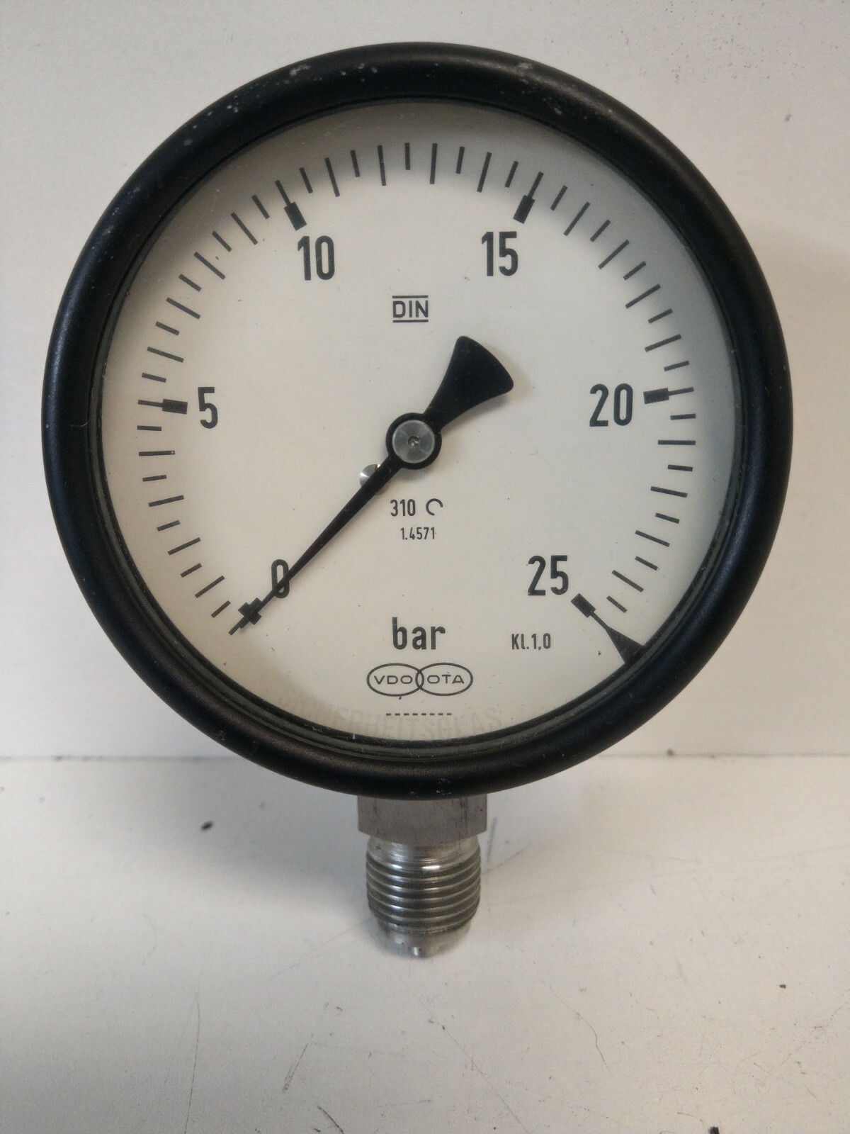 NEW OLD STOCK! VDO OTA 4″ 0-25 BAR GAUGE 1/2″NPT SS BOTTOM CONN. 310 1.4571