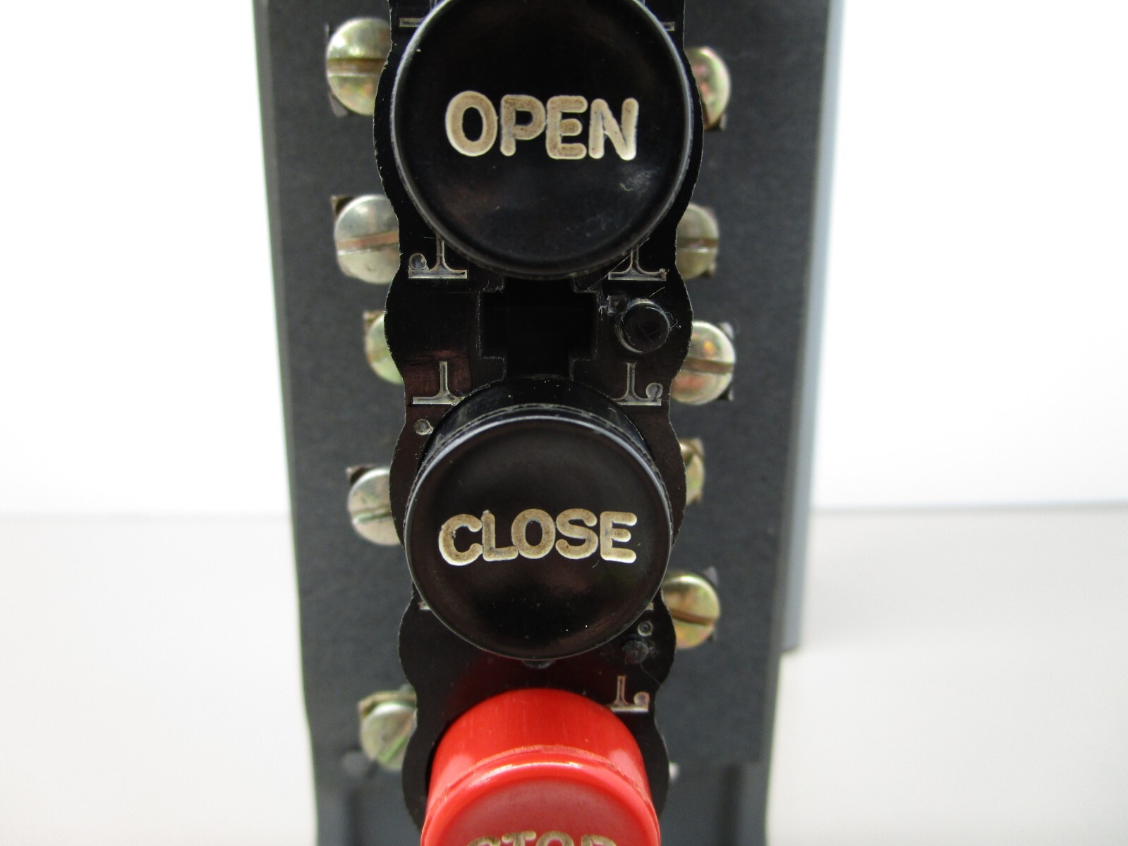Cutler Hammer 10250H2953A Push Button Switch Box OPEN – CLOSE – STOP