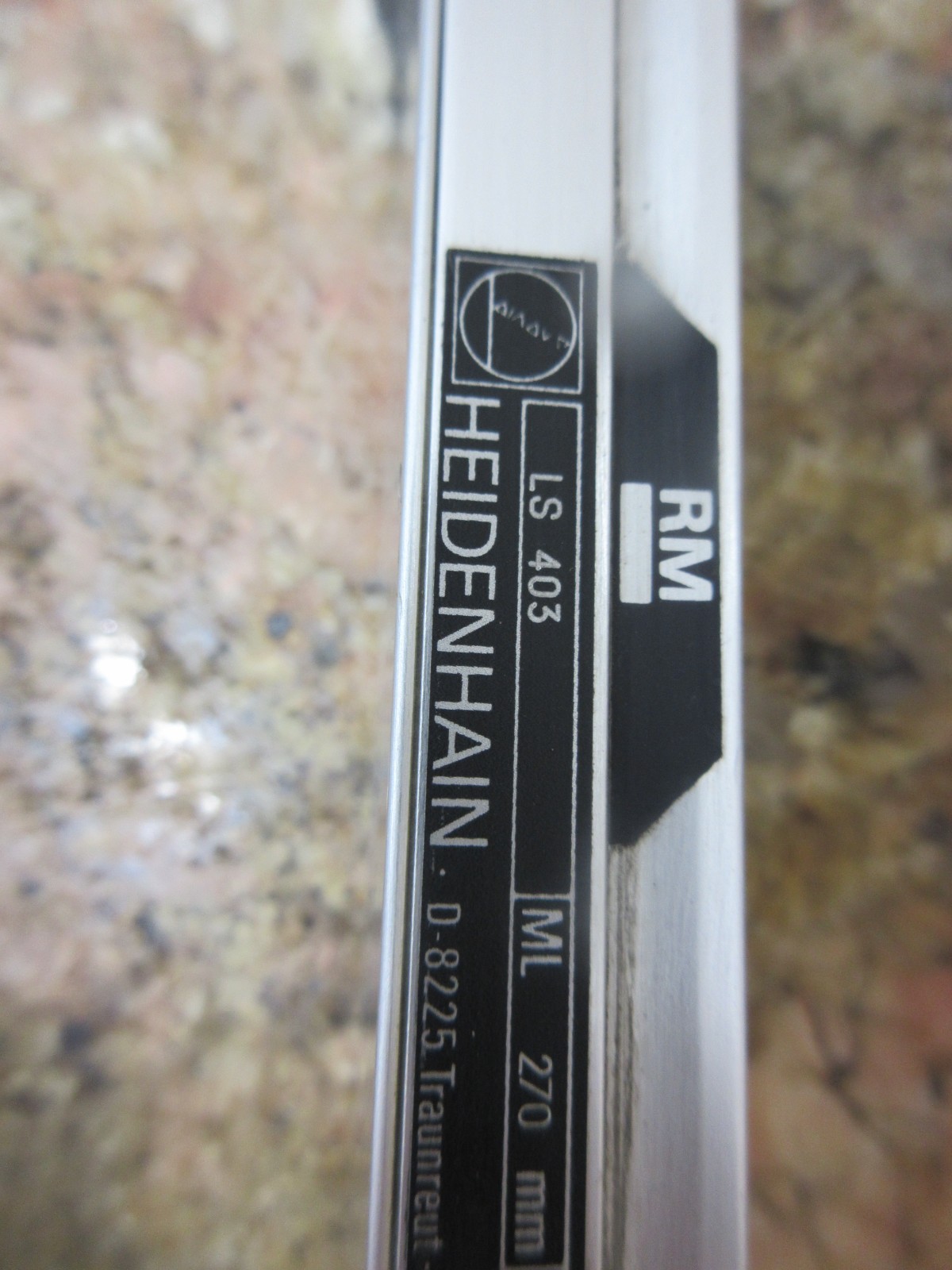 HEIDENHAIN LINEAR SCALE ENCODER LS403 ML 270 MM ID.NR.225 520 HG EACH 1