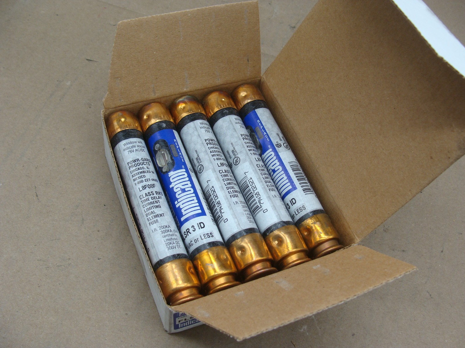 BOX OF 10 LITTELFUSE FLSR 3 ID FUSES 600V 3A CLASS RK5 INDICATOR TIME DELAY
