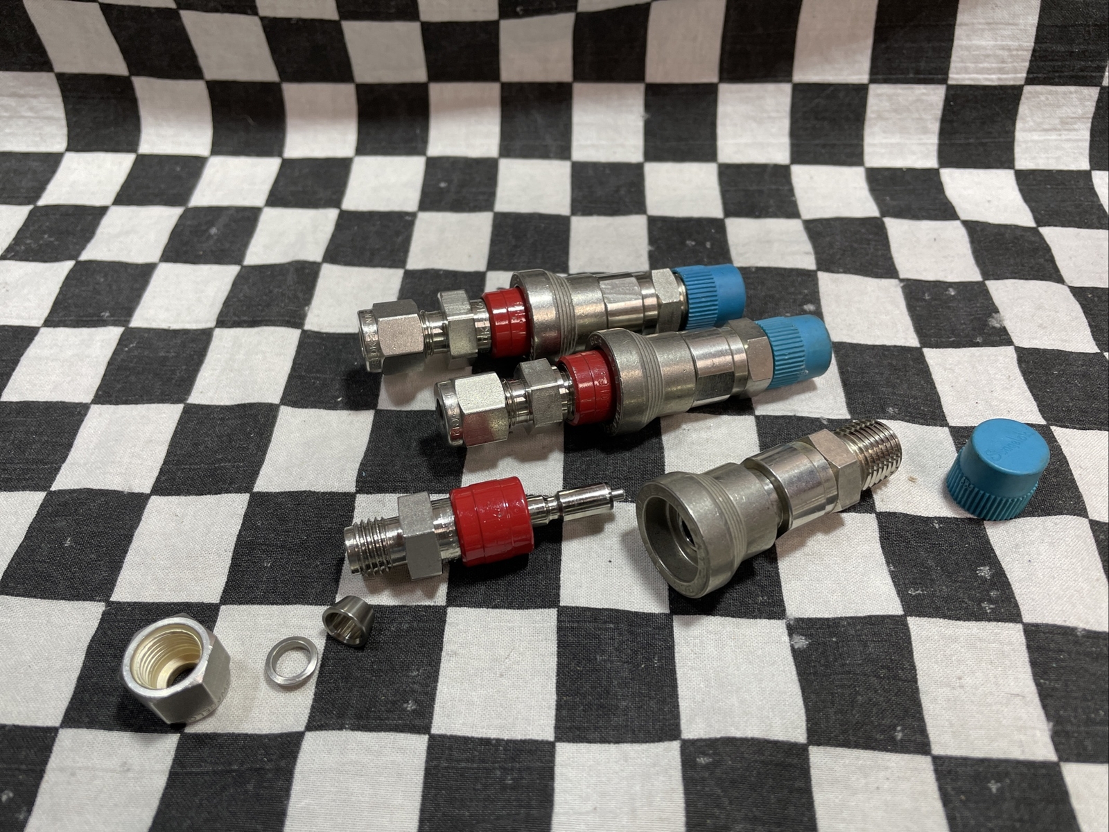 SWAGELOK Quick Connect 1/4″, & SS-QC4-B-400, LOT OF 3 SETS #N24Q