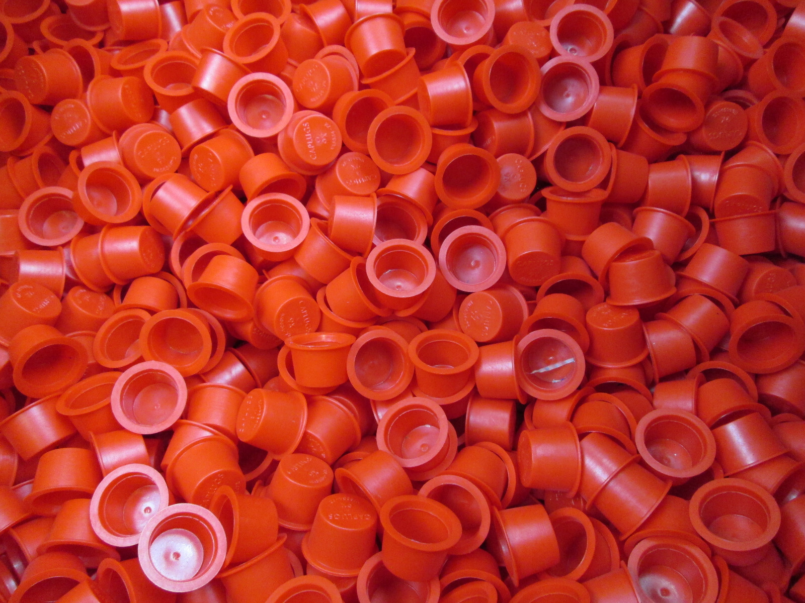 Lot of 100 New Caplugs Tapered Dust & Moisture Cap Plug .725″ T-9X Red NAS834-72