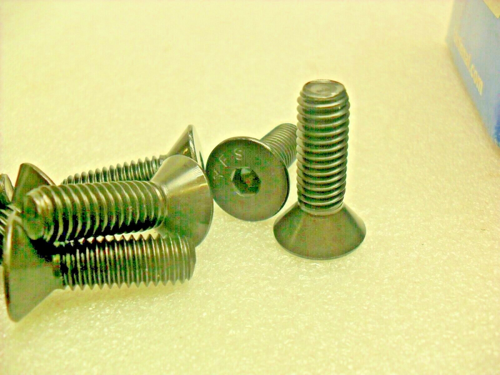 QTY 50 – Fastenal 1124287M – FHSCS 3/8-16 x1-1/4 NIB