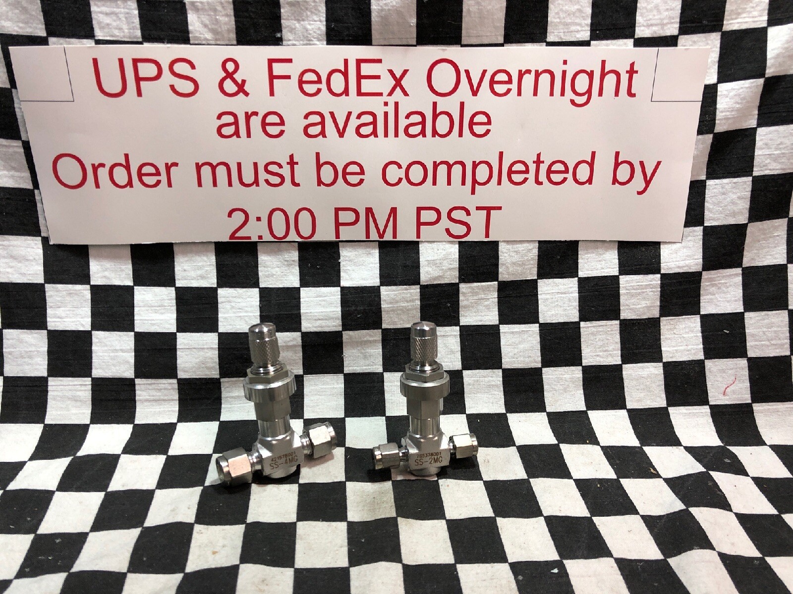Lot Of 2 SWAGELOK Flow Metering Valve 1/8″ & 1/4″, SS-4MG & SS-4MG #122V1