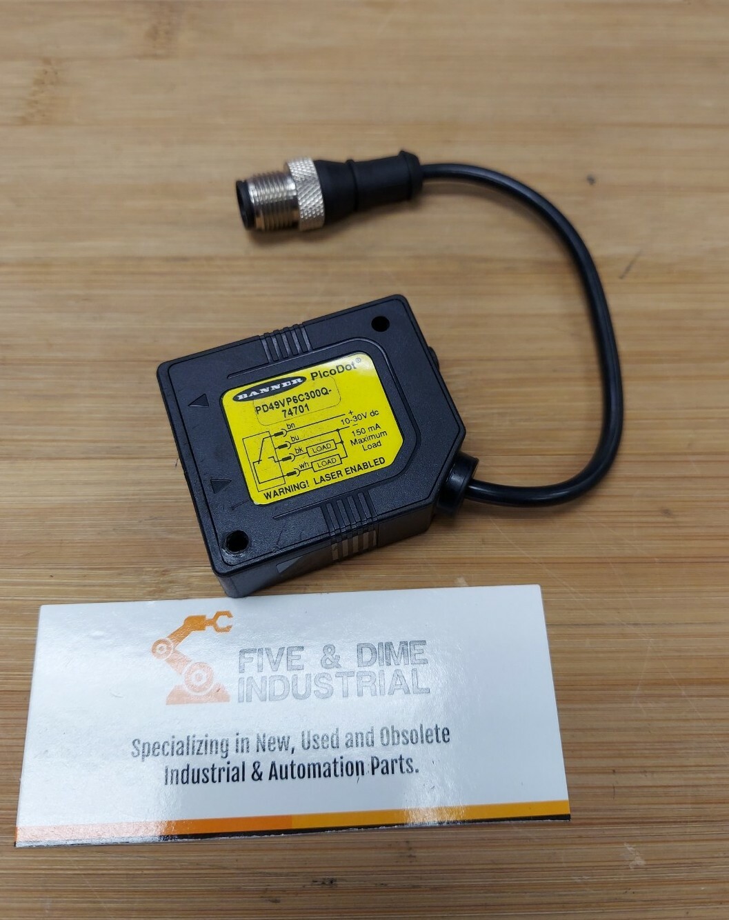 Banner PD49VP6C300Q-74701 OPEN LASER ENABLE 5 PIN 12 INCH CONV. (GR126)