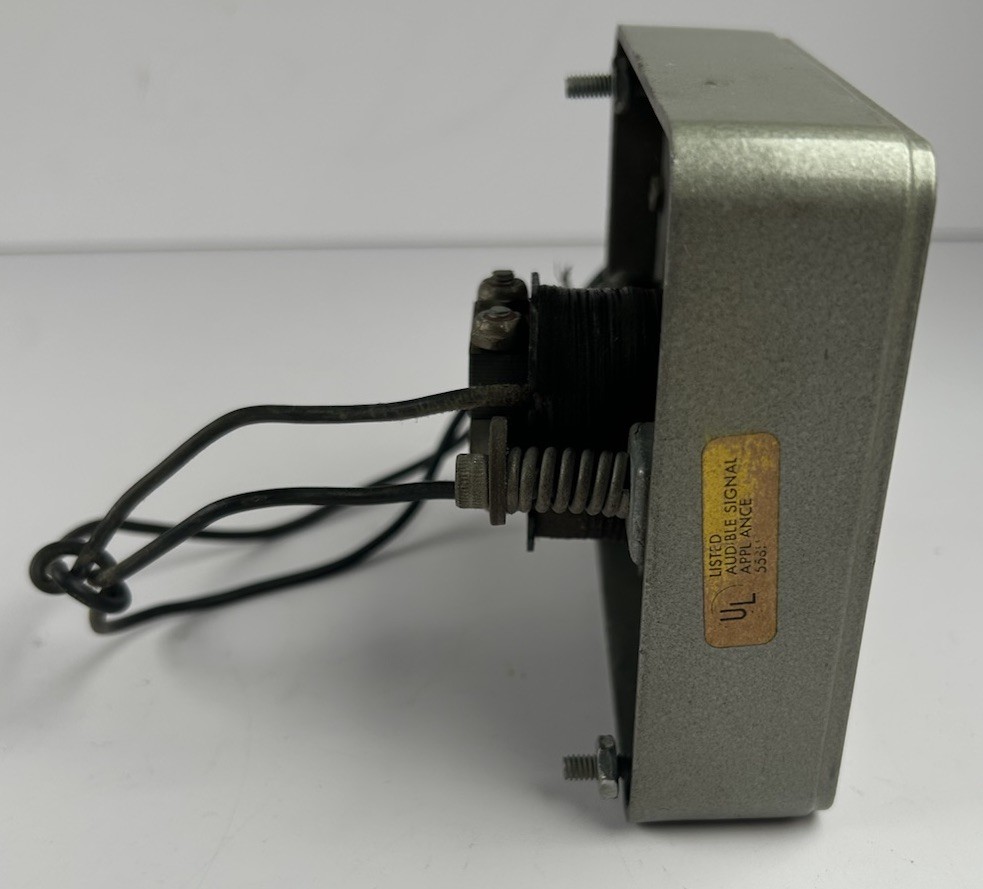 Vintage Federal Sign & Signal Corp Vibratone Electric Horn Mod 350 Ser A-1 60Hz