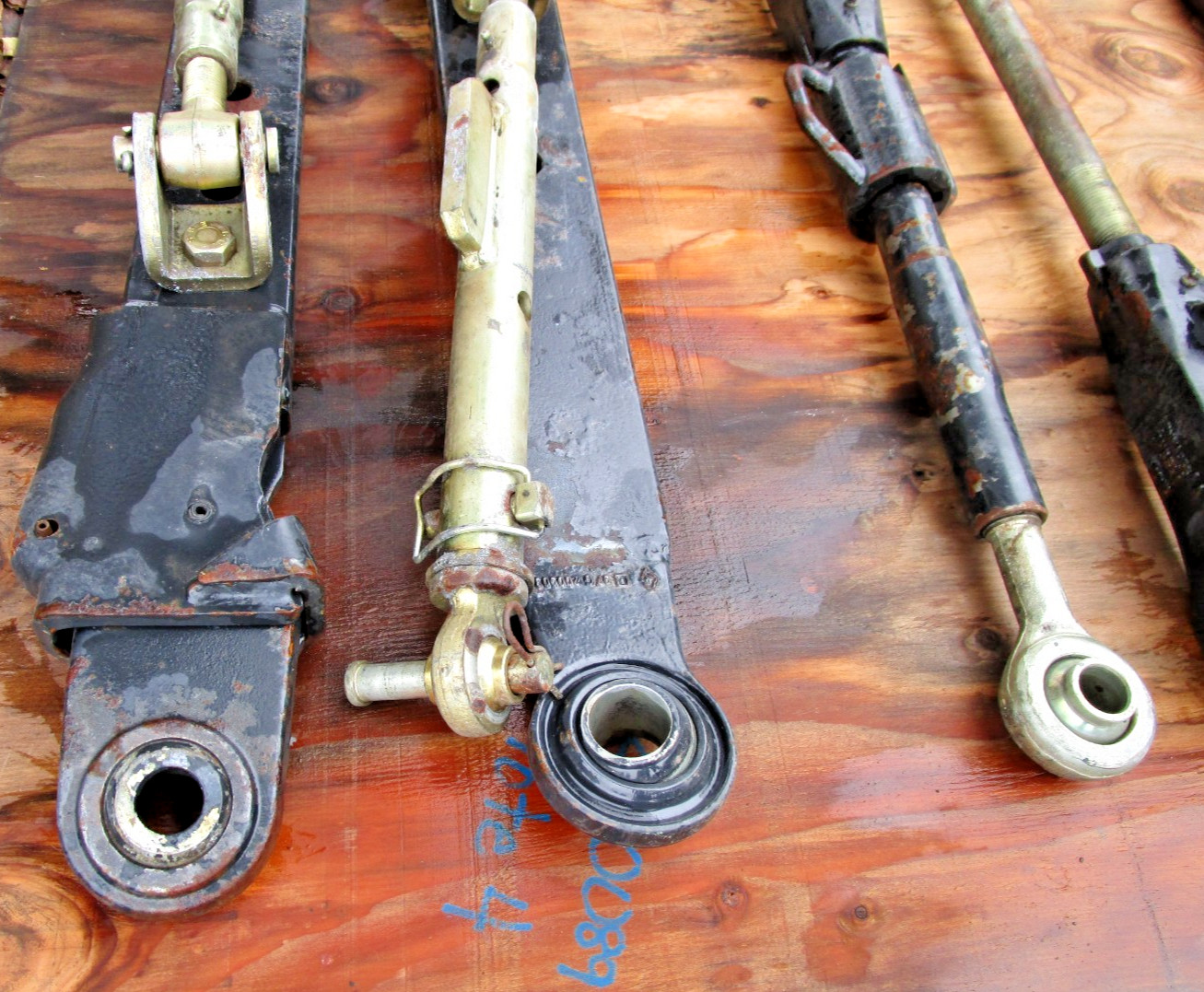 3 Point Lift Arms and Drop Pin Drawbar For Category 3 Tractor 80 -225 HP