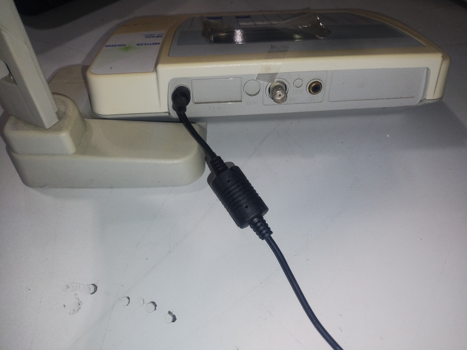 Mettler Toledo MP220 Benchtop Ph Meter with Power Supply.