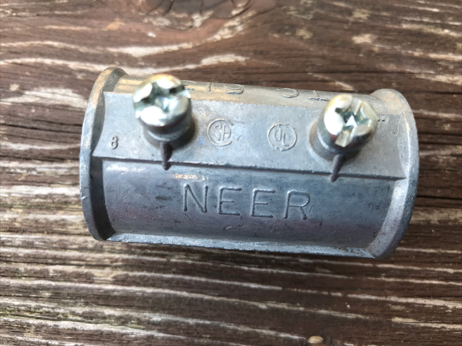 Pack of (35) NEER TC-513 Set-Screw Type EMT Coupling 1″ Free Same Day Shipping!
