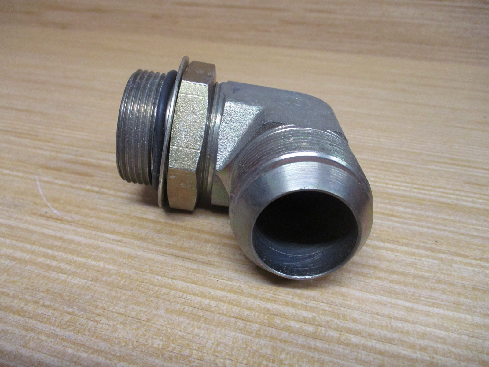 Weatherhead C5515X20 Eaton 37°Flare JIC 90°Elbow