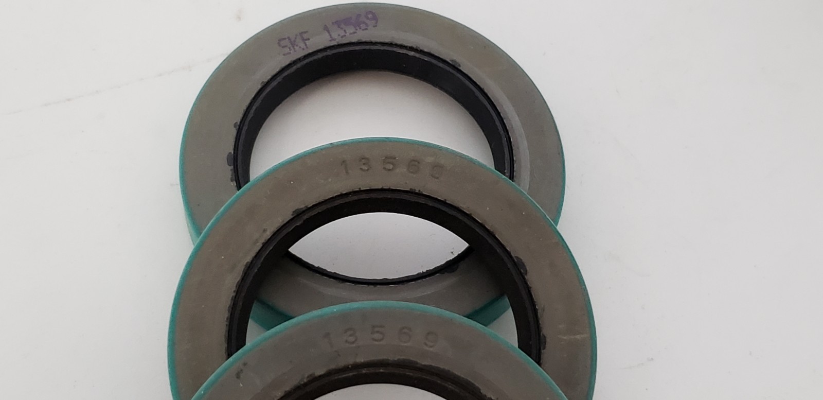 CHICAGO RAWHIDE/SKF 13569 OIL SEAL, 1.375 x 2.0 x 0.313″, CRWA1 (LOT OF 3) NIB