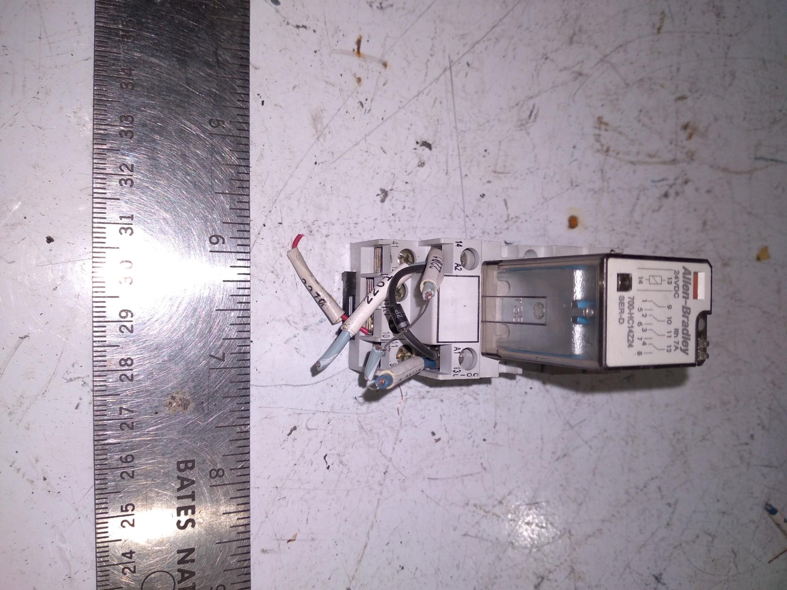 ALLEN-BRADLEY 700-HN103 10A 250-300V ALLEN-BRADLEY 700-HC14Z24 SER D 24VDC 7A