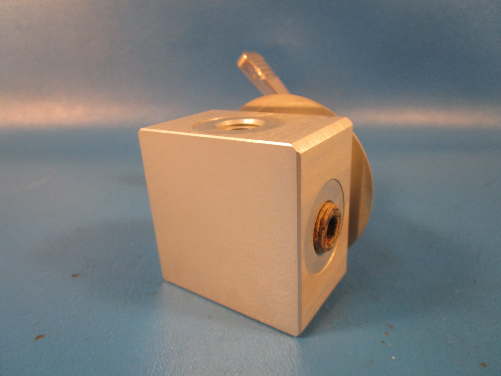 Parker 8421E-1/4D2P, MINI LO-TORQ VALVE-6, Directional Control Valve