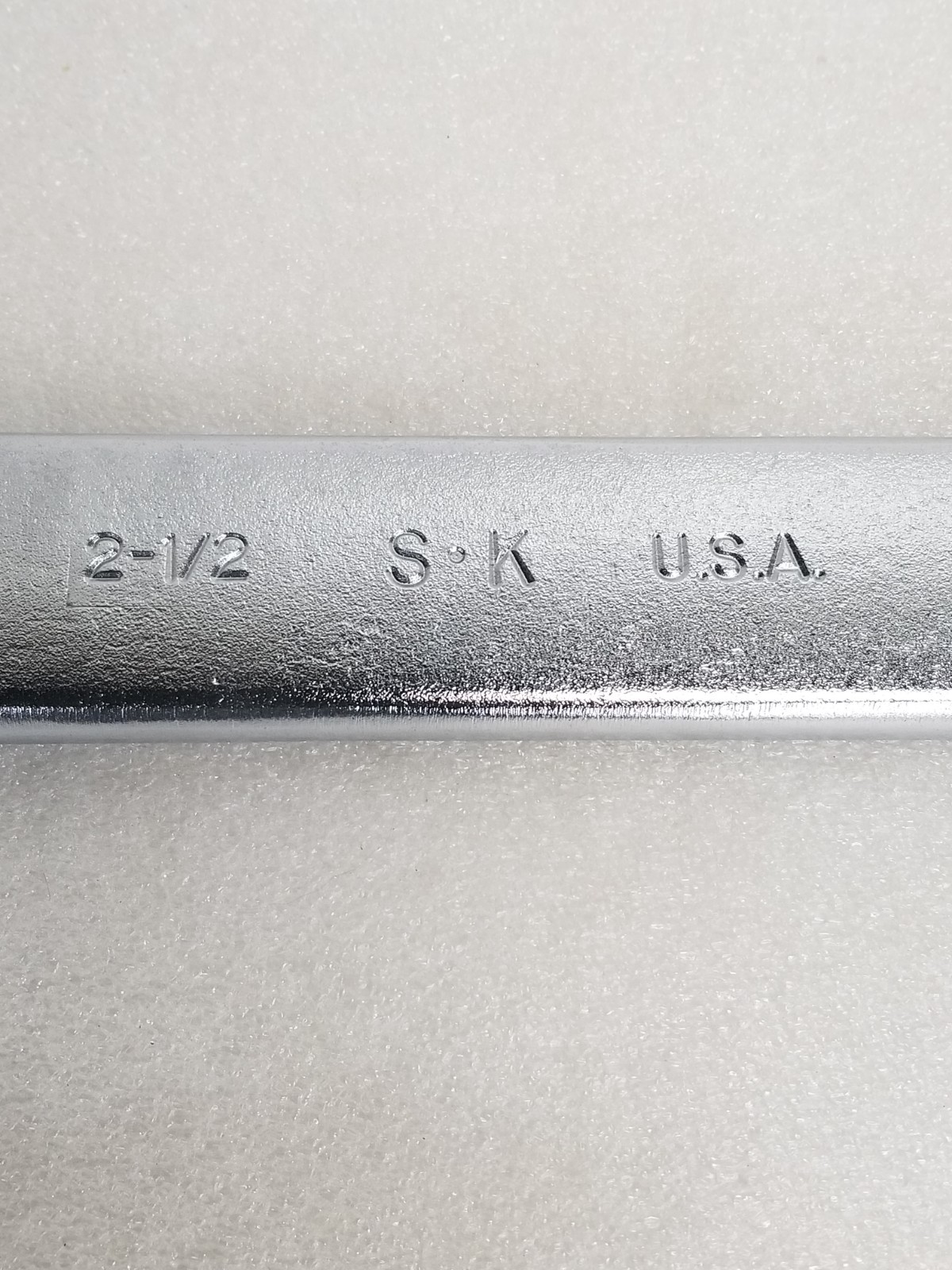 S-K Tools C80 Combination Wrench 2-1/2″ SurGrip 12-Point 31″-OAL Made in USA