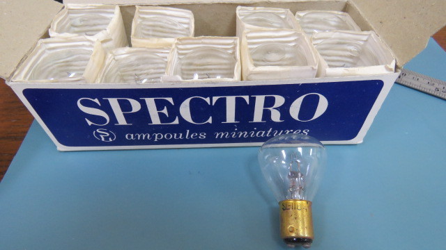 SPECTRO 1184 Qty of 10 per Lot RP11 bayonet base 1184 Lamp; 5.5V 5.0W