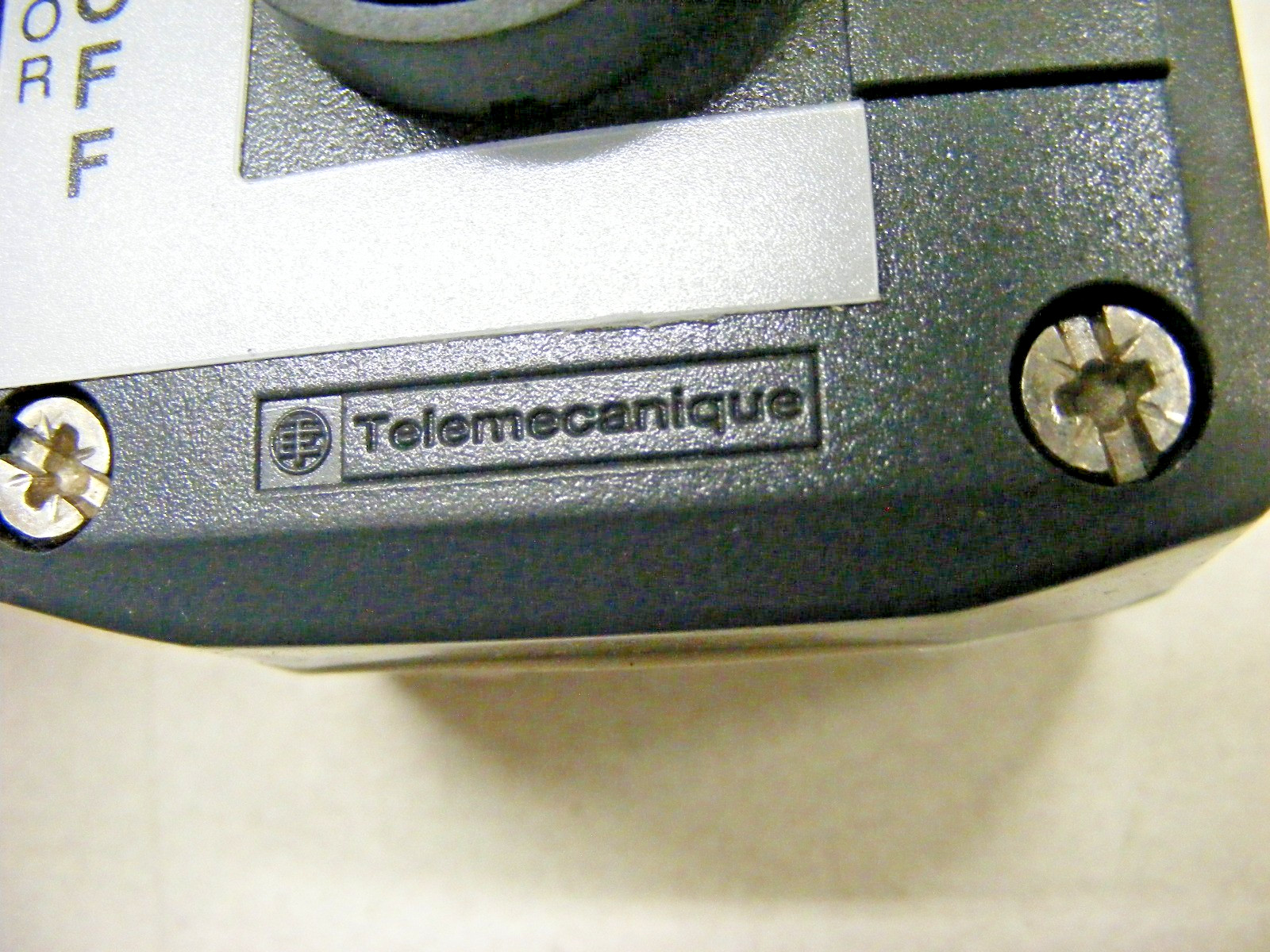 C.P. Bourg 9432258 Bypass On Off Switch, Telemecanique (a76)