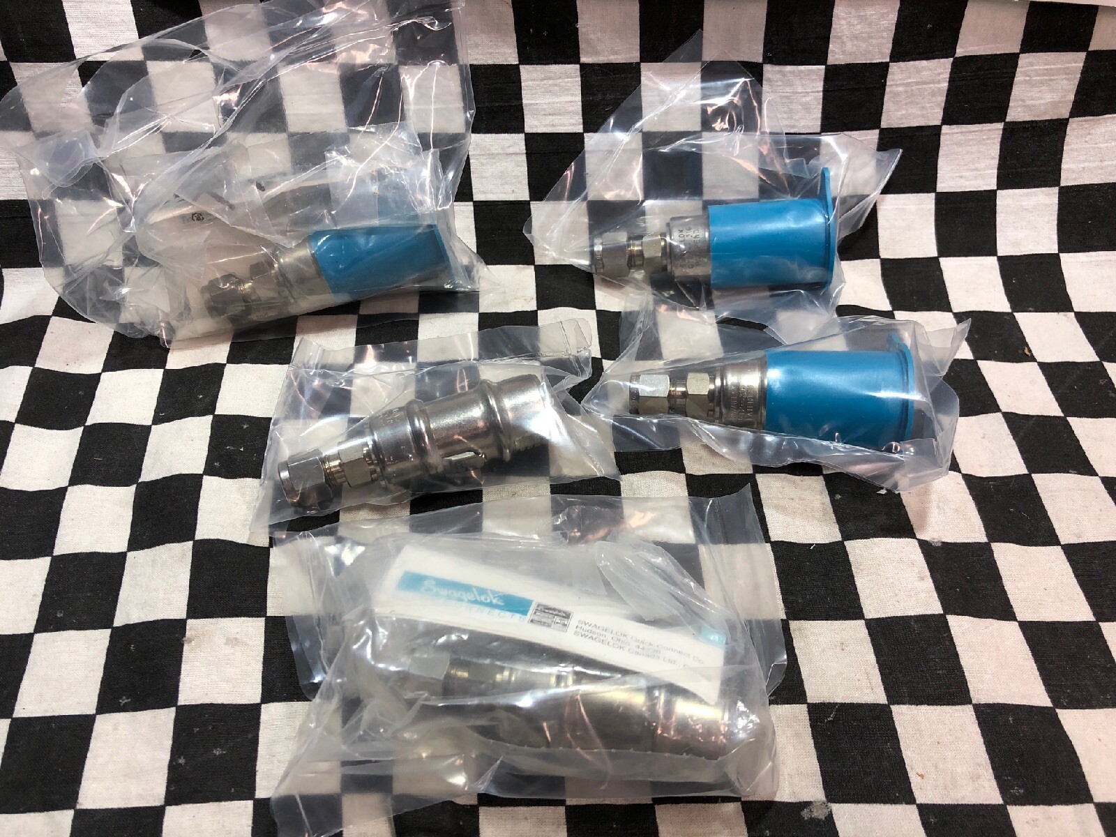 Lot Of 5 SWAGELOK QUICK CONNECT 1/4”, SS-QT2-B-400, SSQT2B400 ShipSameDay #122T7