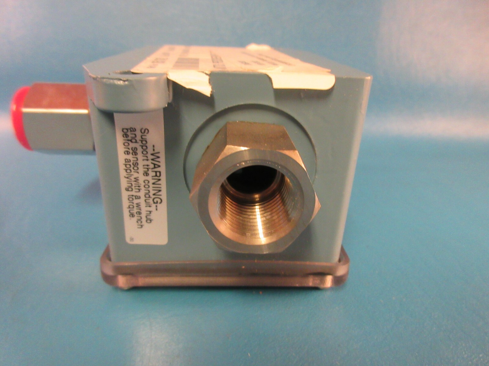 UE United Electric Controls 2W3A00P11, Electronic Pressure Switch, 1/2″ Ports