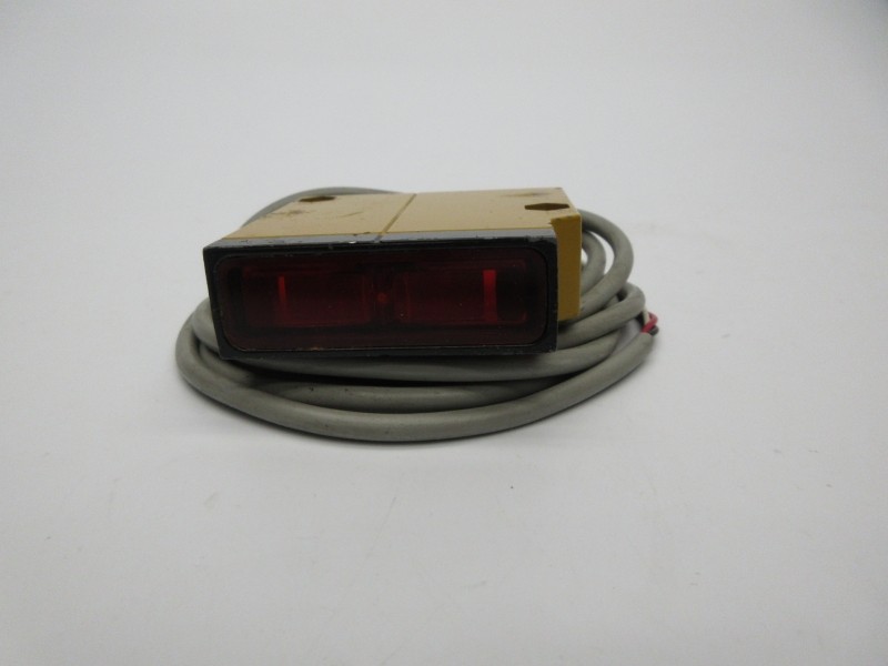 OMRON E3S-LS20XB4 12-24VDC UNMP