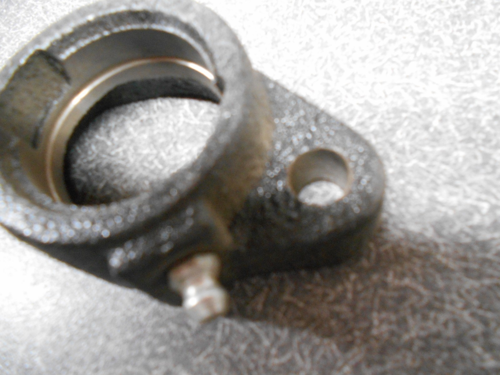 Burns/Tisco 40mm 2-Bolt Greasable Bearing Flange. T40-R. NEW!