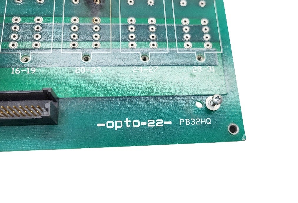 OPTO 22 PB32HQ PROGRAMMBLE LOGIC CONTROLLER
