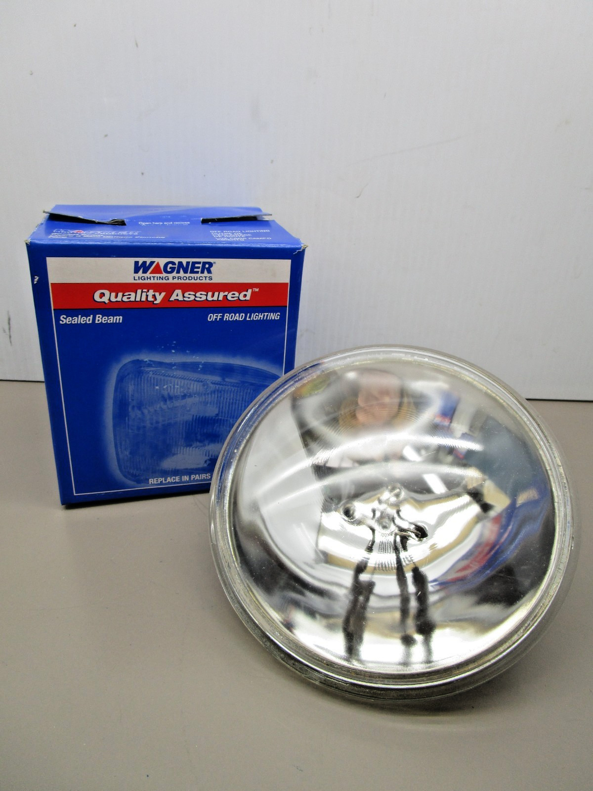 Wagner 4007 Spot Lamp Sealed Beam Flood 12v 100 / 100w