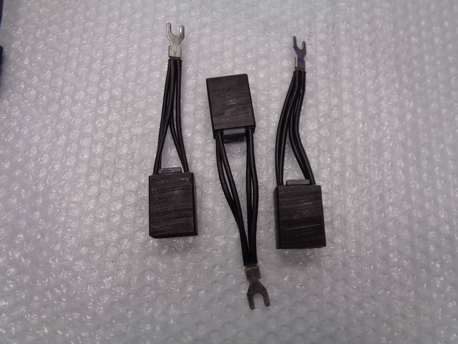 SOUTH LAND CARBON 2628 E43 CARBON BRUSH LOT OF 3 NSNP
