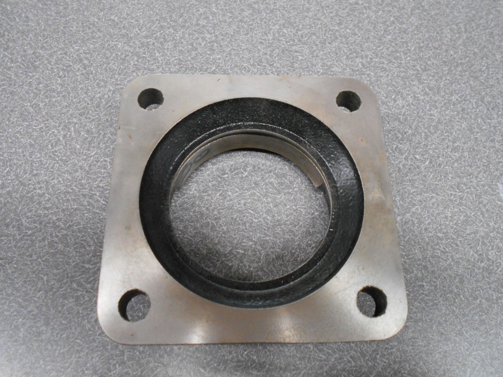 Burns/Tisco 85mm 4-Bolt Greasable Bearing Flange. F85-R. NEW!