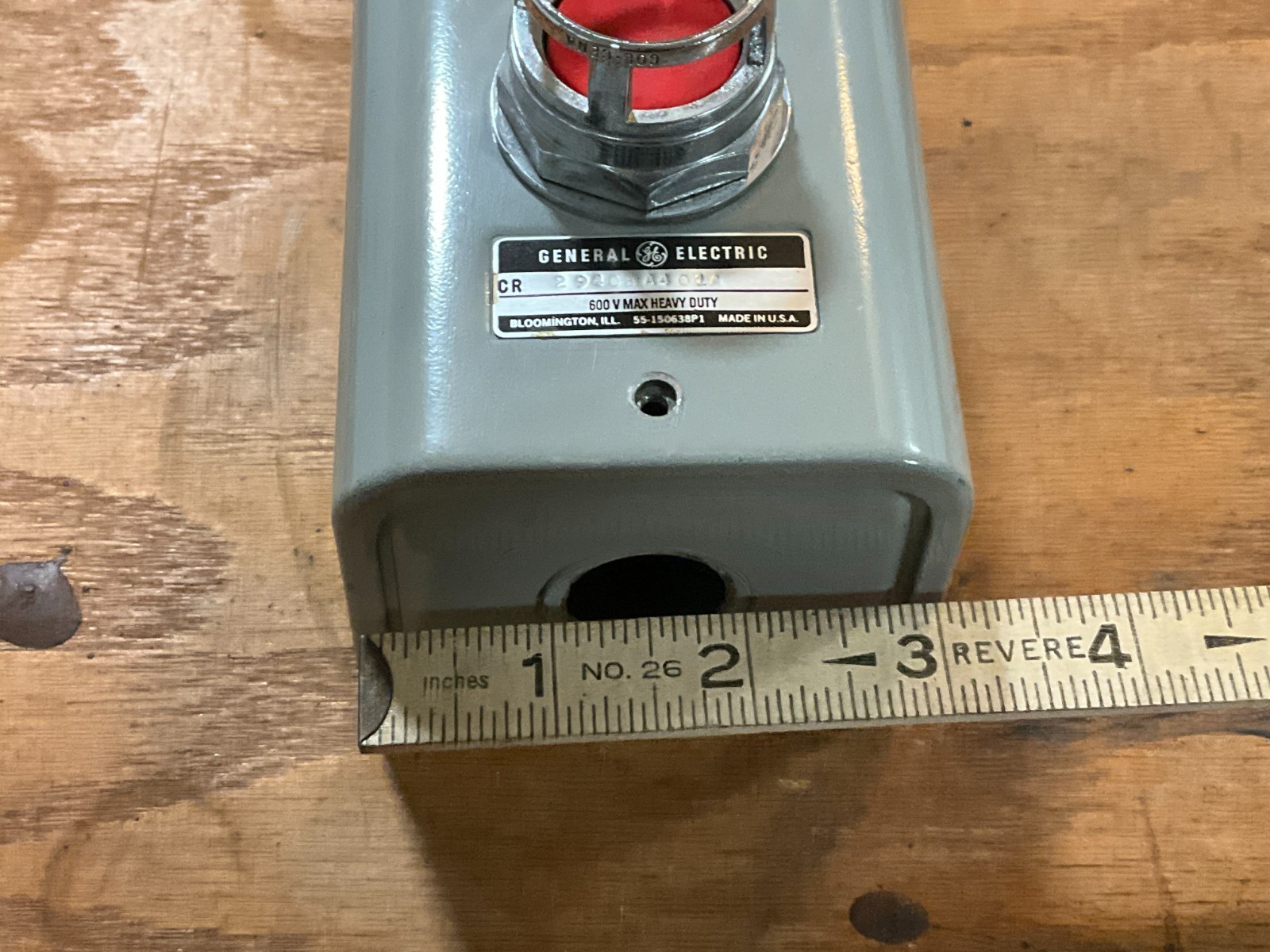 GE 55-150638p1 ENCLOSURE with EMERGENCY STOP RED PUSH BUTTON 600 Volt max
