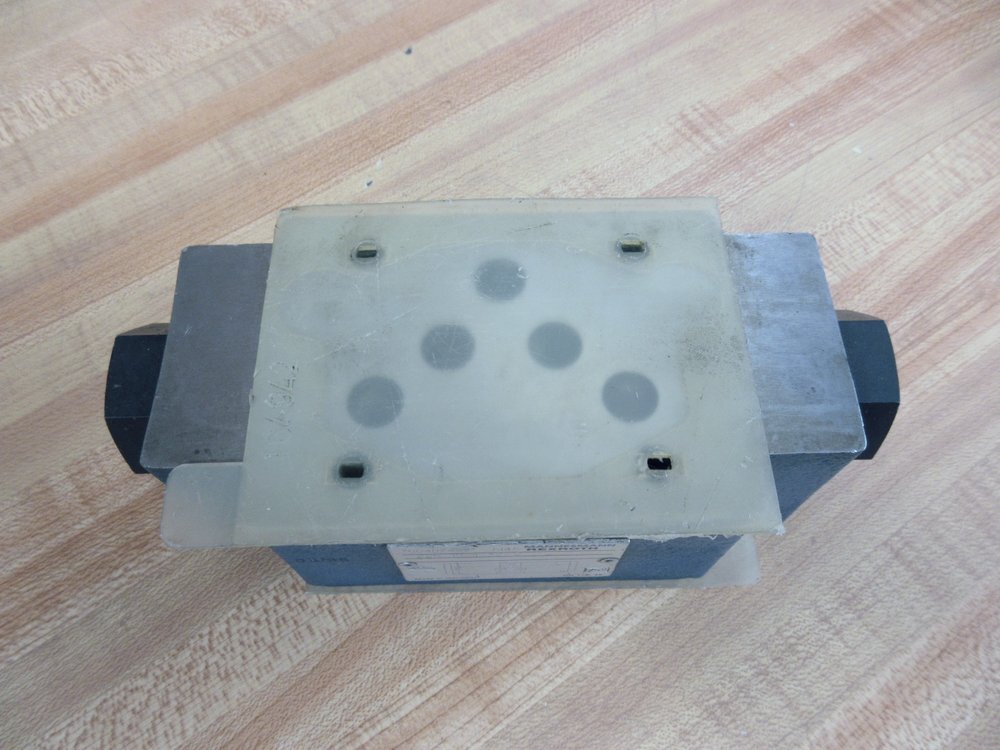 Mannesmann Rexroth Z2S 10-1-32/V Hydraulic Valve Z2S10132V