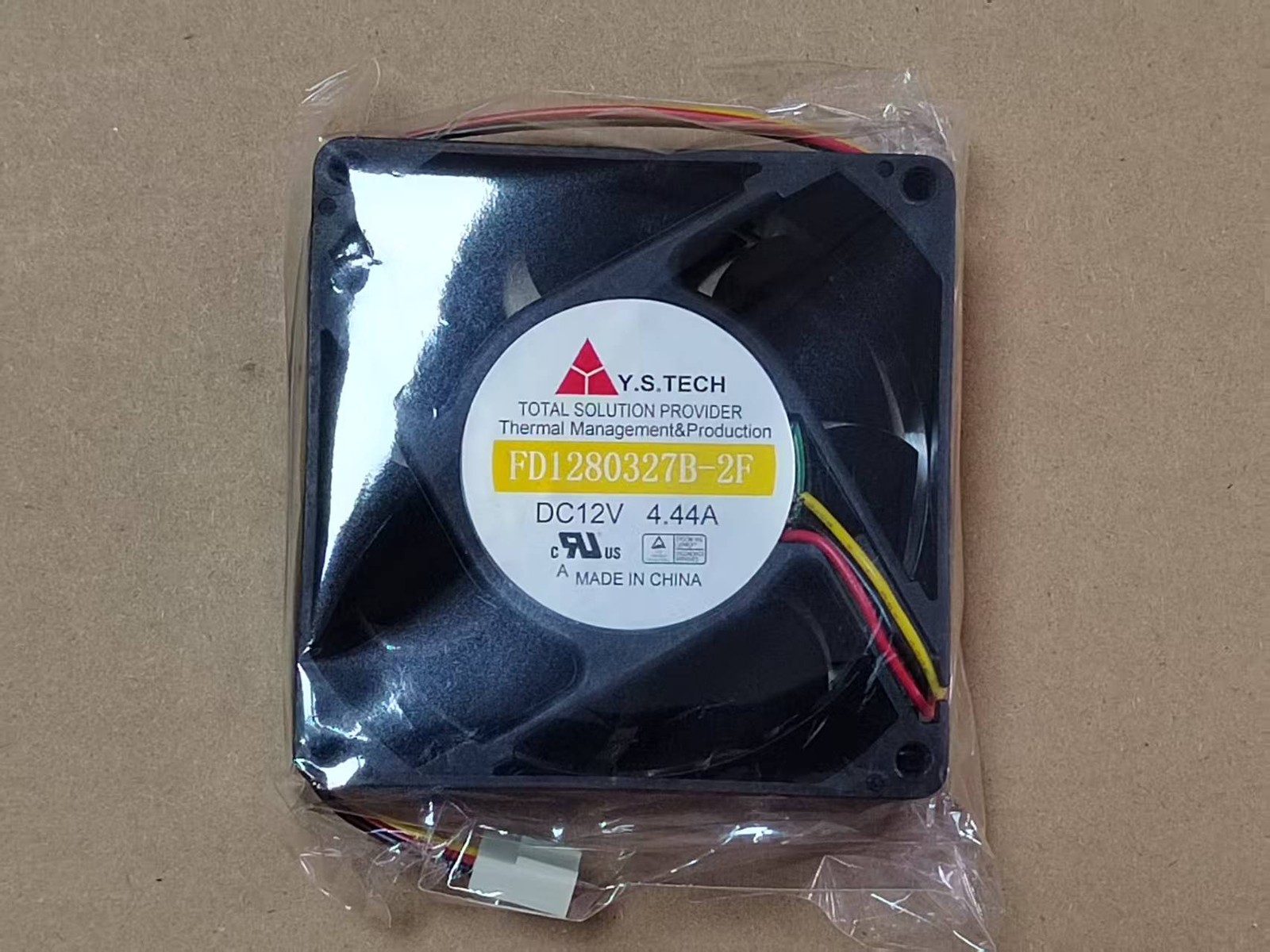 Y.S.TECH FD1280327B-2F 80mm 8032 12V 4.44W 3-wire cooling fan
