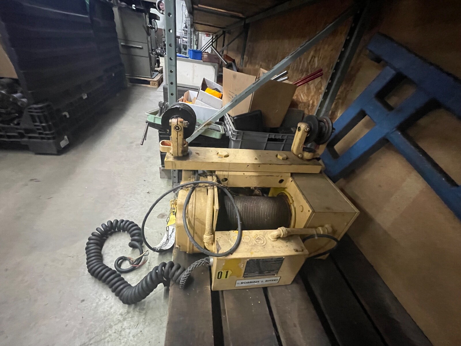 ROBBINS & MYERS ELECTRIC CABLE HOIST/TROLLEY