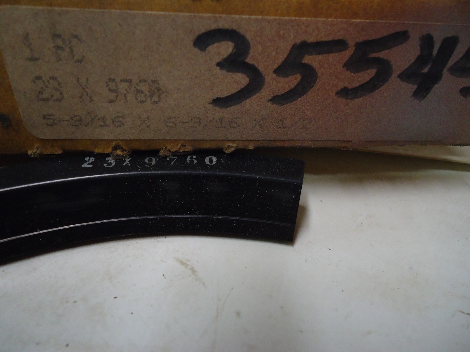 GARLOCK KLOZURE OIL SEAL 23 X 9760 5-9/16 X 6-9/16 X 1/2 5.562 X 6.562 X .500