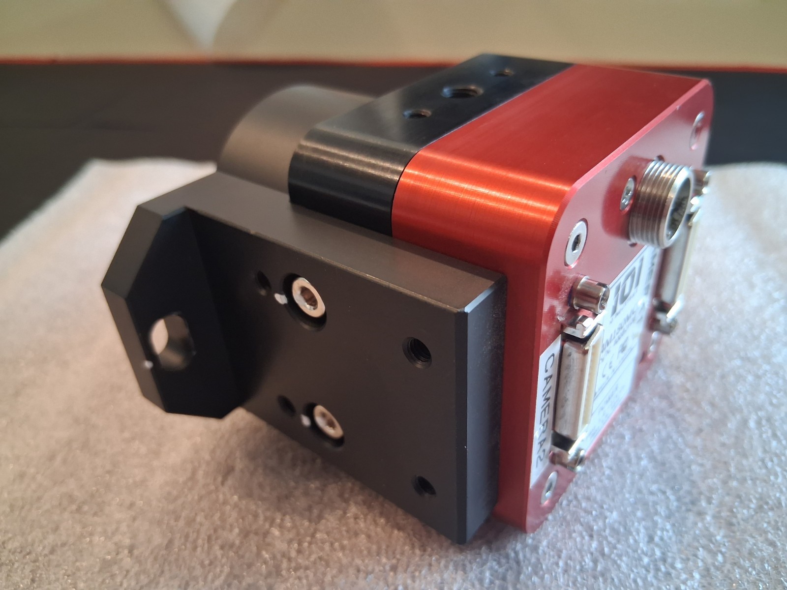 IO INDUSTRIES 4M180MCL 12VDC UNMP with lens f=75mm