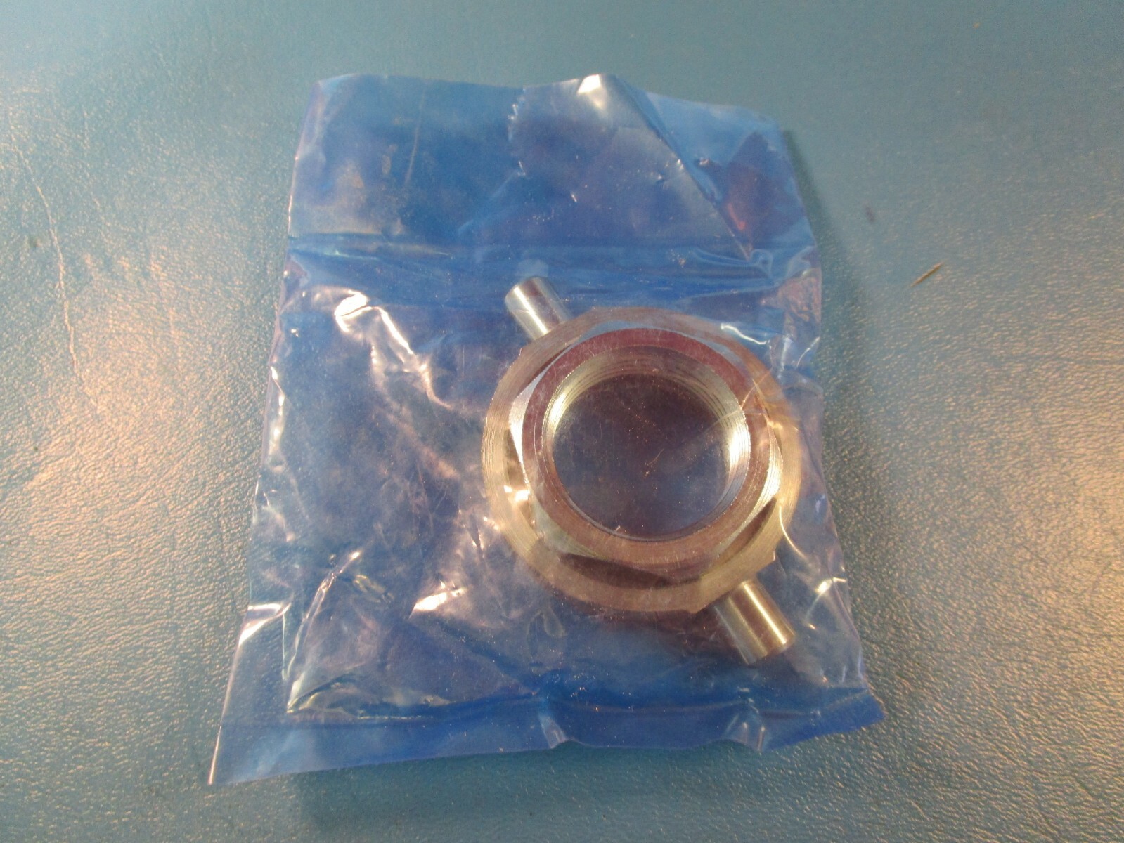 SMC CM-T040B Trunnion Mount w/ Nut for CM Air Cylinder, CM9Z16