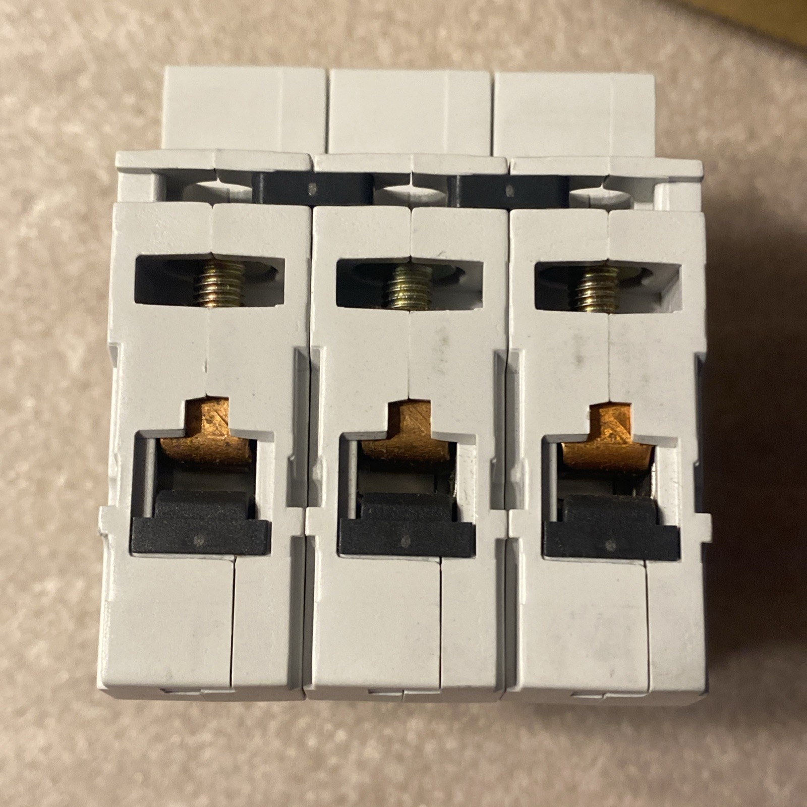 Eaton C63/3 Miniature Circuit Breaker 63A Amp 15kA 3Pole 278879 New
