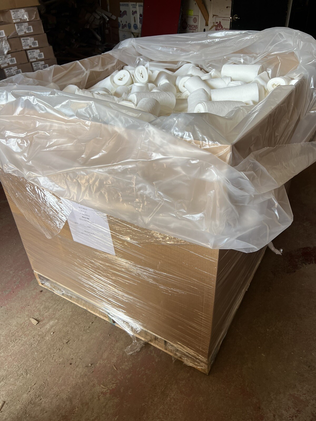 (900) rolls shop towels multi purpose, ea roll is approx 4”x 7” pallet full