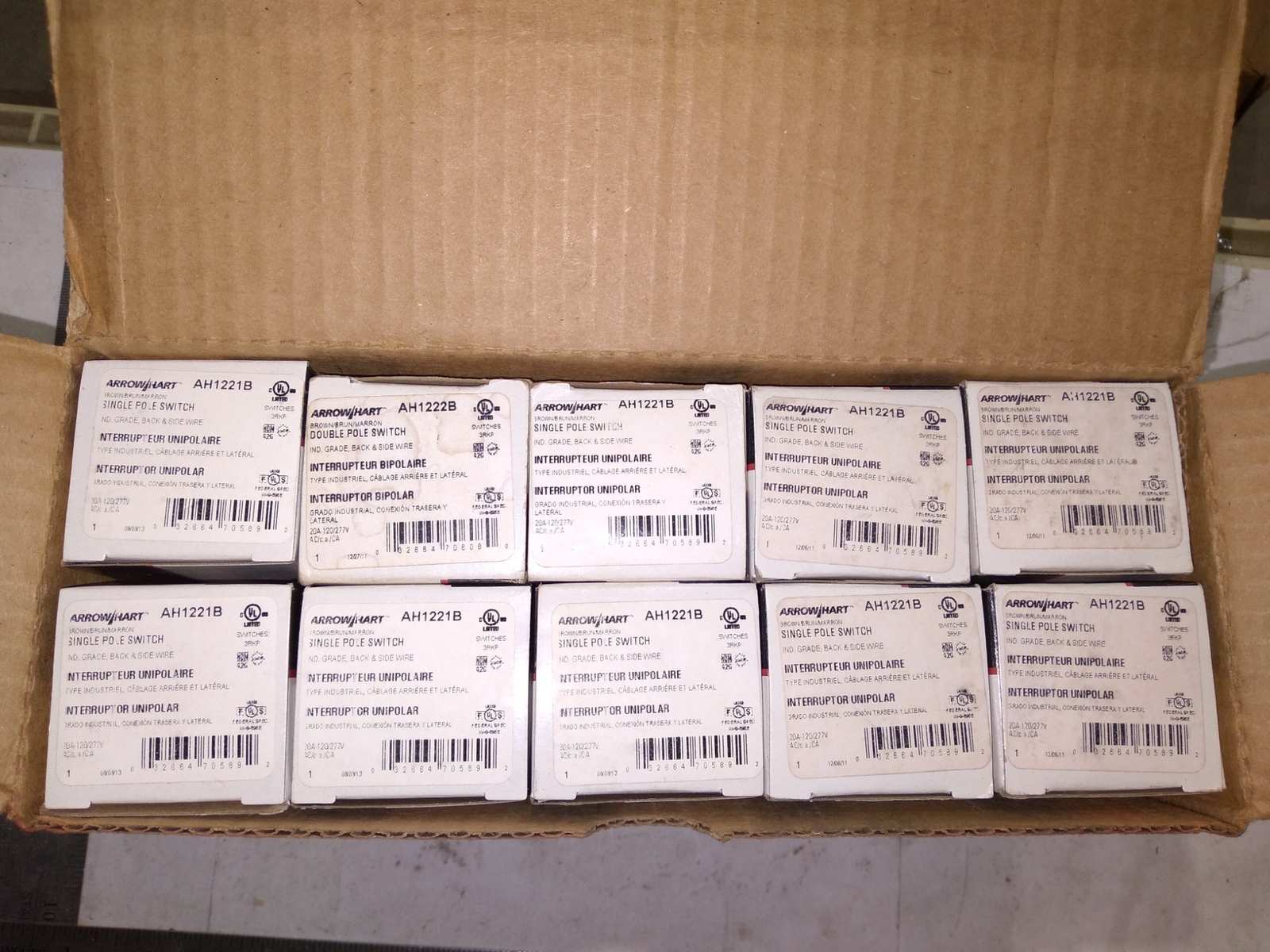 COOPER ARROW HART AH1221B SINGLE POLE SWITCH 20A 120/277V AC/CA ’10 IN BOX’