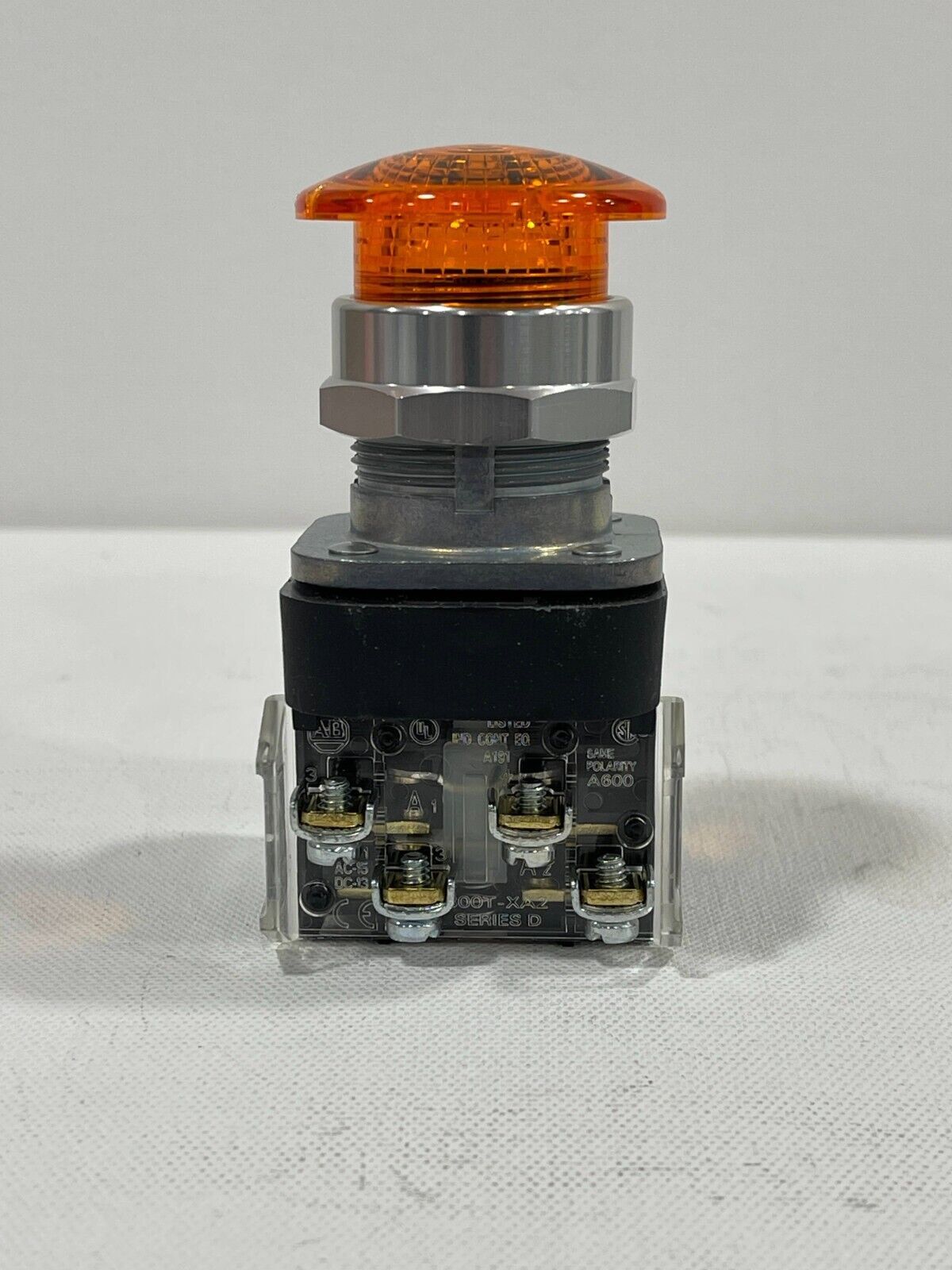 New! Allen Bradley 800T-QMH2AA2 30mm Momentary Push Button Amber LED Mushroom HD