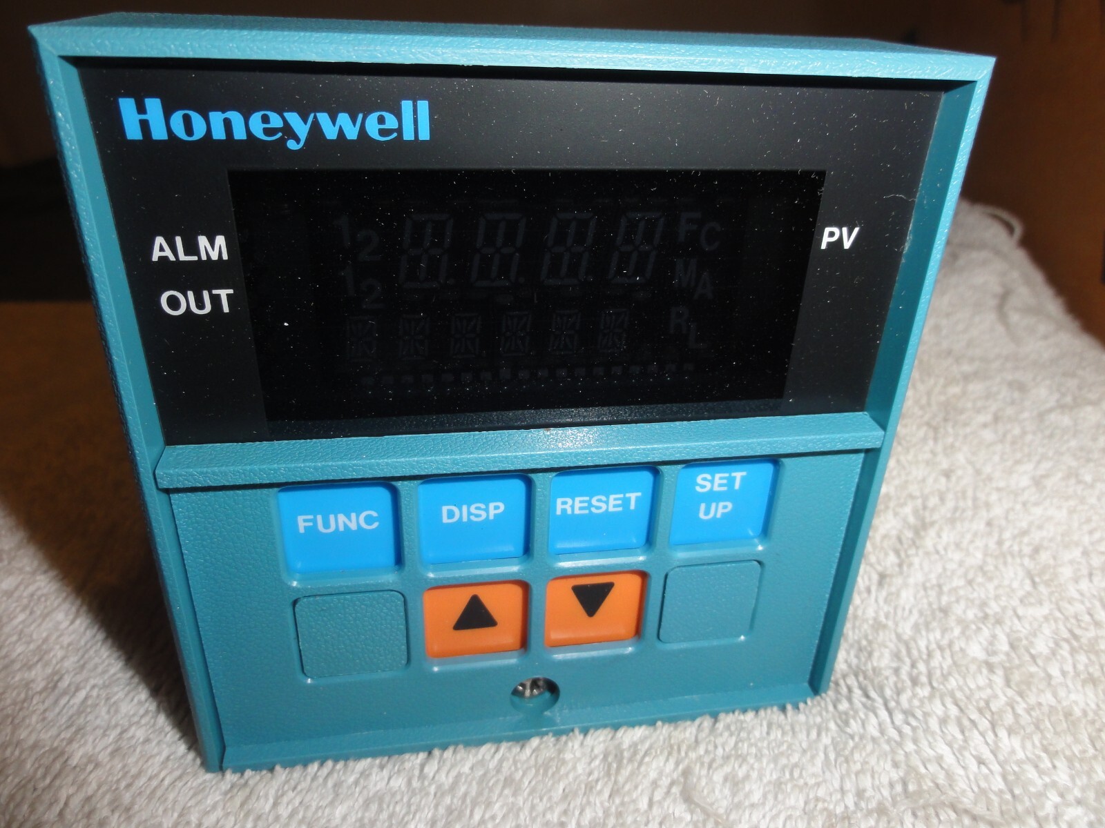 HONEYWELL DC2001-2-0000-0000-00-0122 Temperature Control Mini Pro NEW (Open Box)