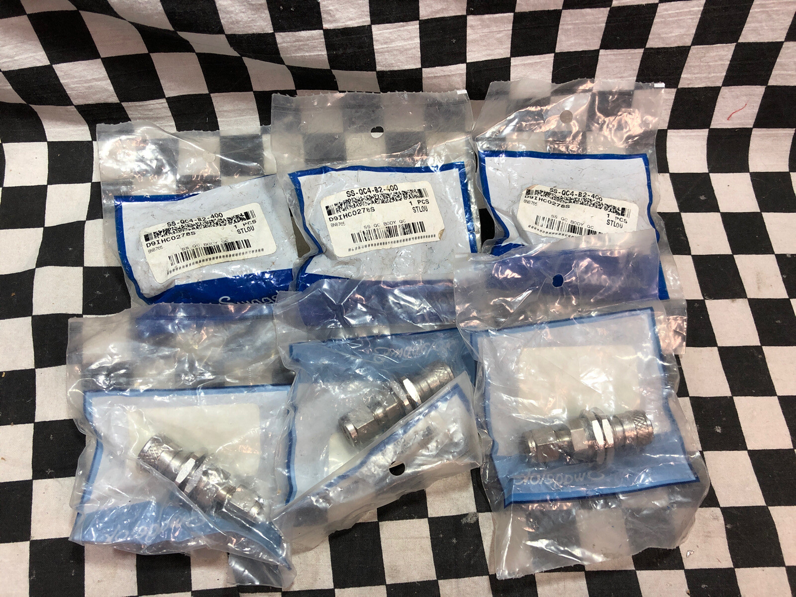 SWAGELOK Quick Connect Bulkhead Body 1/4″, SS-QC4-B2-400, LOT OF 6#1540N4