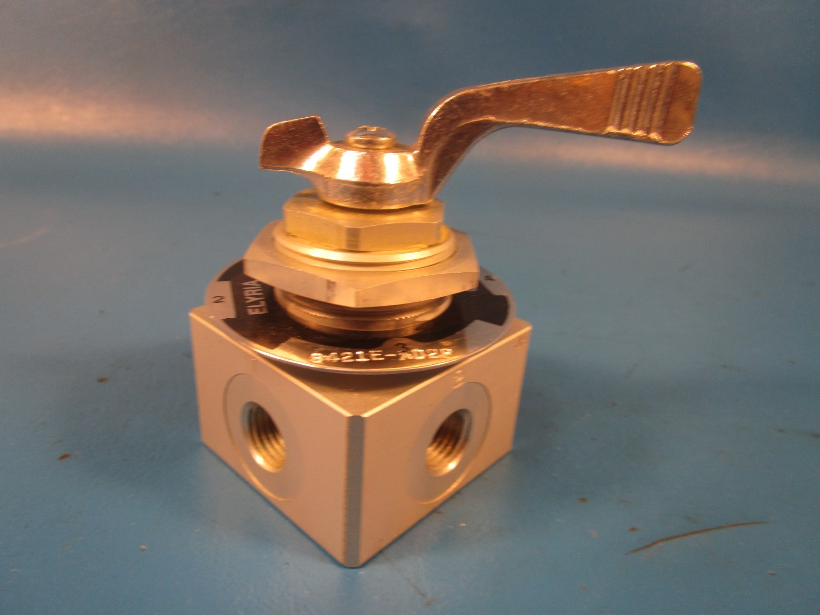 Parker 8421E-1/4D2P, MINI LO-TORQ VALVE-6, Directional Control Valve