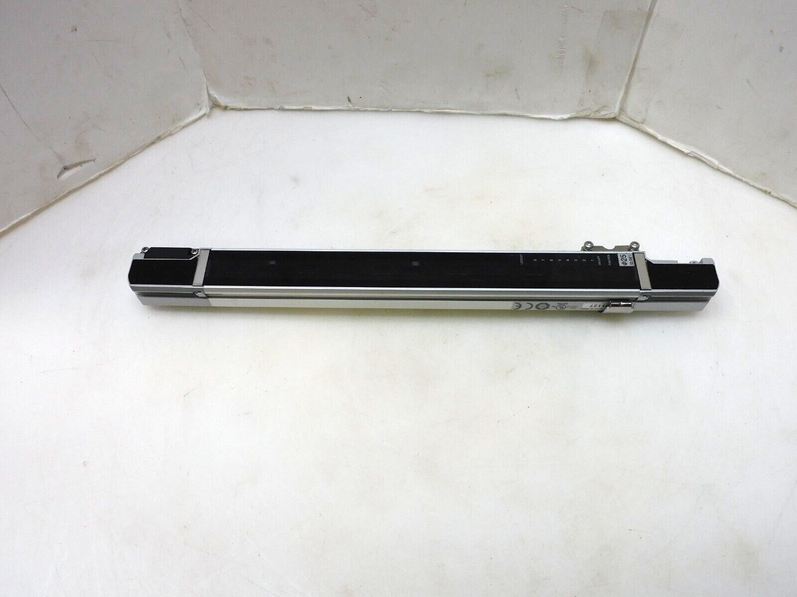 KEYENCE LIGHT CURTAIN RECEIVER SL-C16H-R 24Vdc 71mA SLC16HR NO CORD SIDE MOUNTS