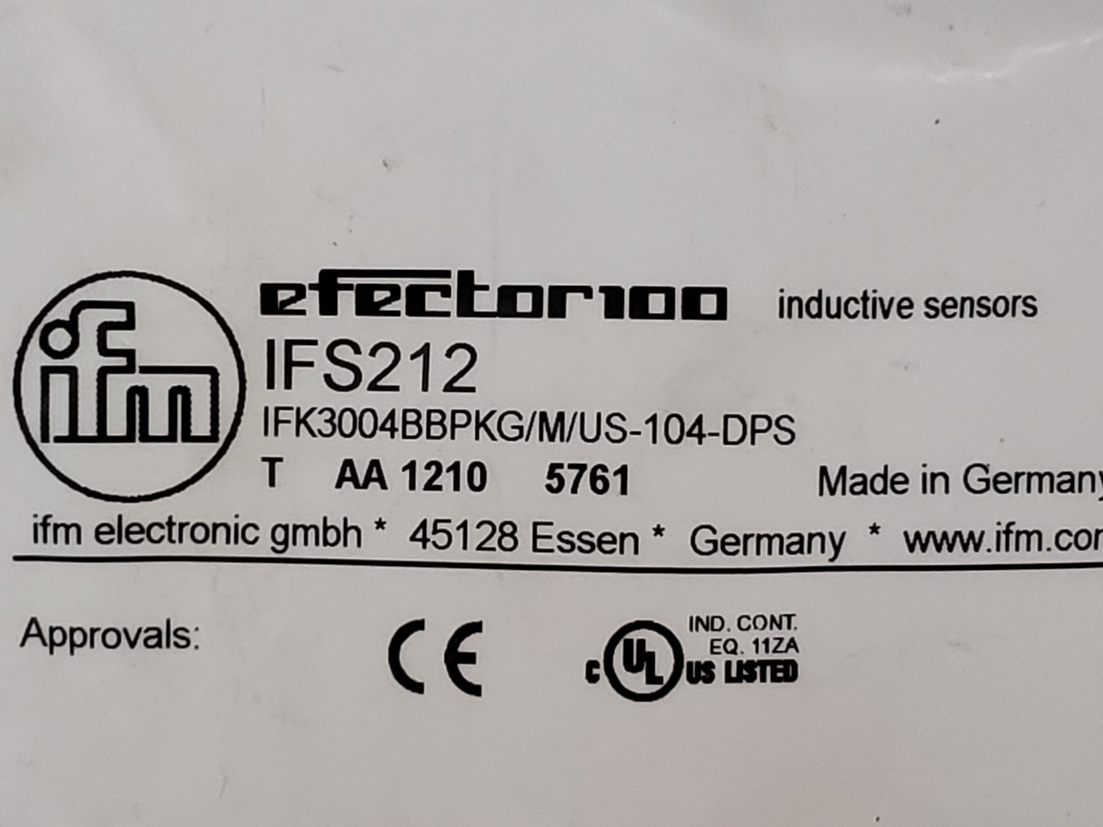 IFM ELECTRONIC IFK3004BBPKG/M/US-104-DPS INDUCTIVE PROXIMITY SENSOR (IFS212) NIB