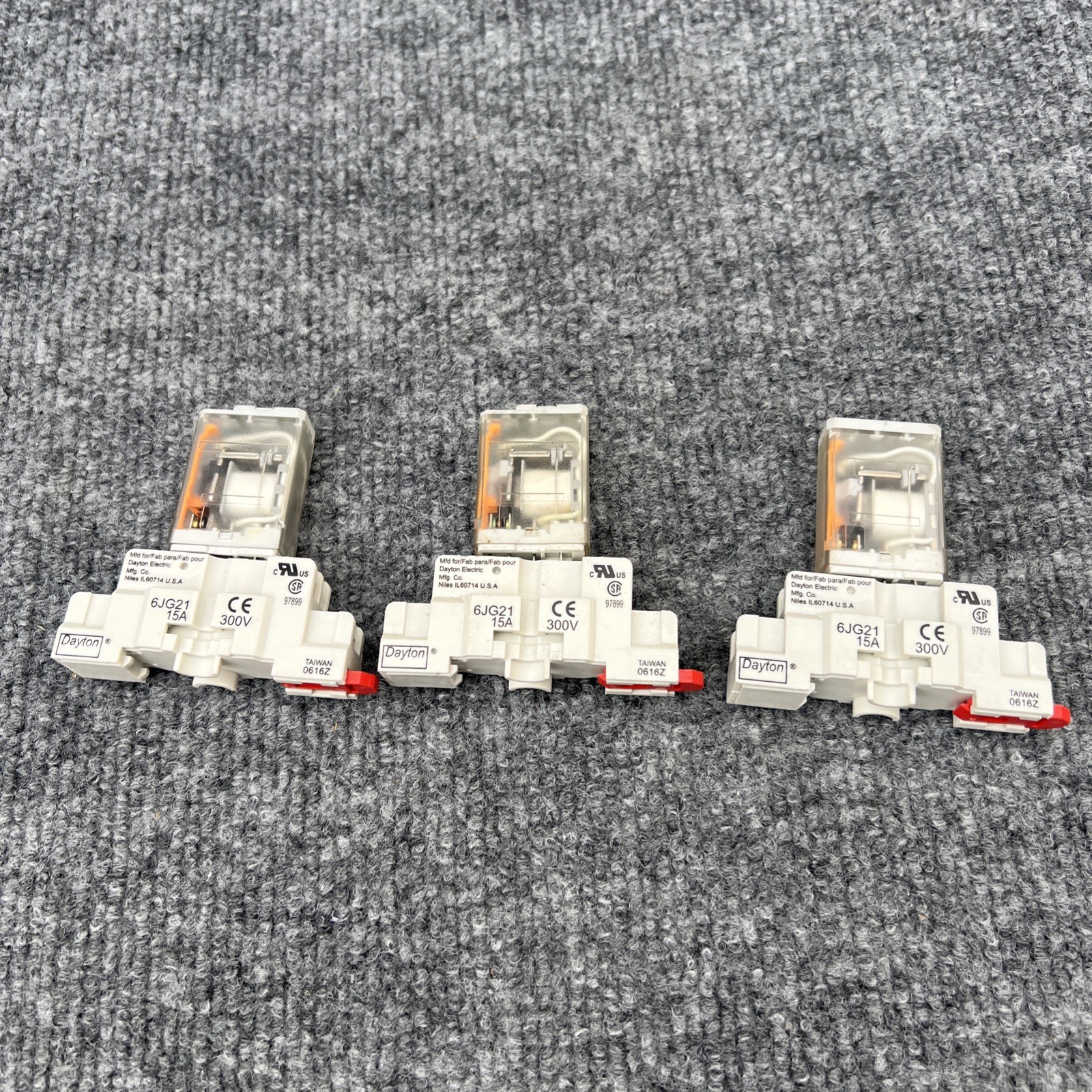 Lot Of 3 – Dayton 5Z494 Relay 15A 110-120V With 6JG21 Base New Other