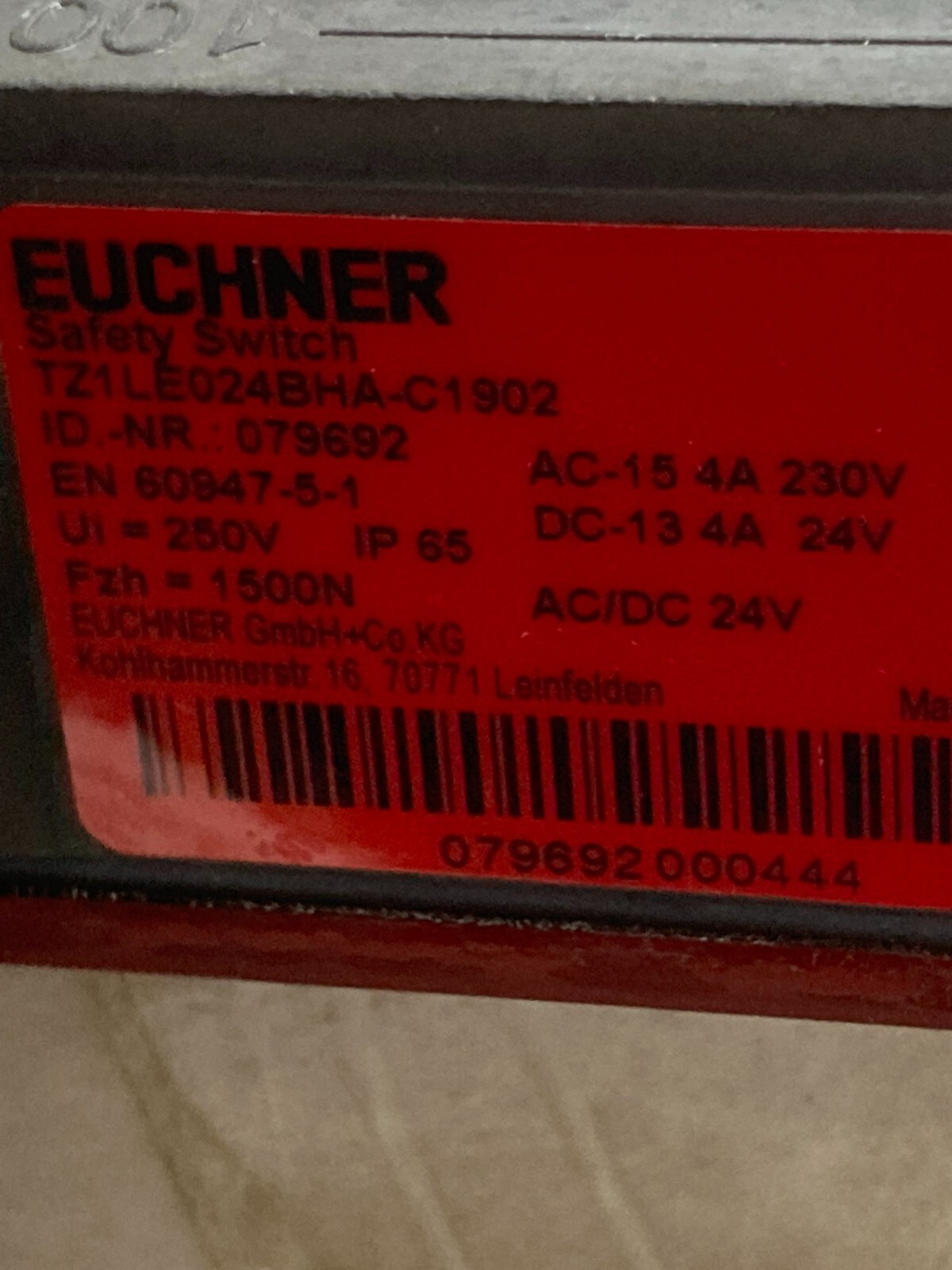 EUCHNER TZ1LE024BHA-C1902 SAFETY SWITCH 250V 4A 12 PINS FEMALE NIB