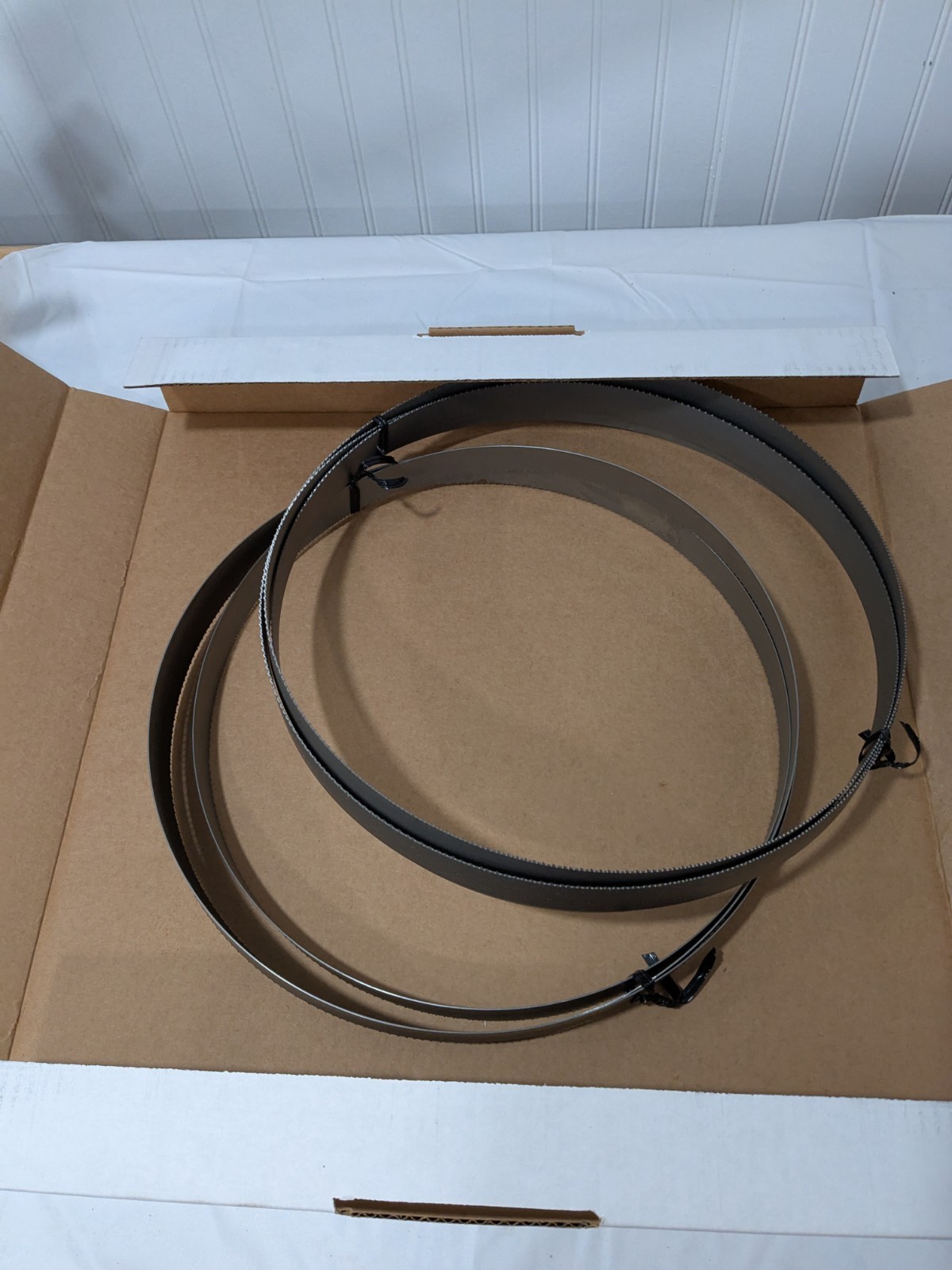 M.K. Morse Welded Bandsaw Blade 10′ 10-1/2 L, 1″ W, 10- 14 TPI Qty 2 3955131304